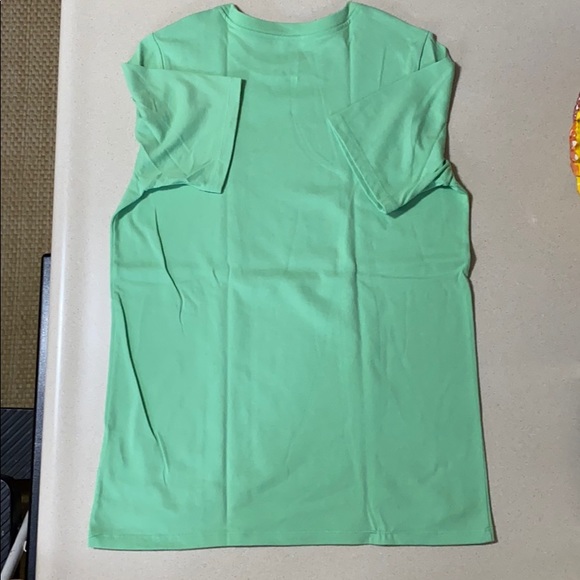 NWOT Youth Size Large Nike T-Shirt. - Picture 4 of 4